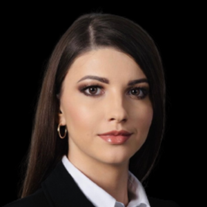 Natalia Ros Tesznar kwadrat 1 899x899 1